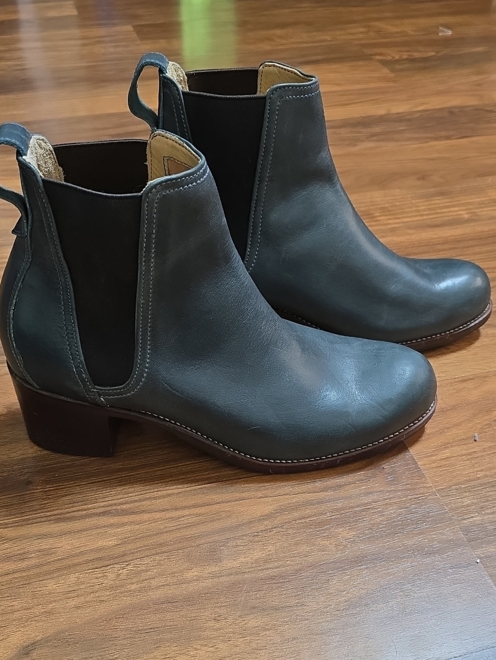 Adelante Chelsea Ankle Boots in Dark Teal